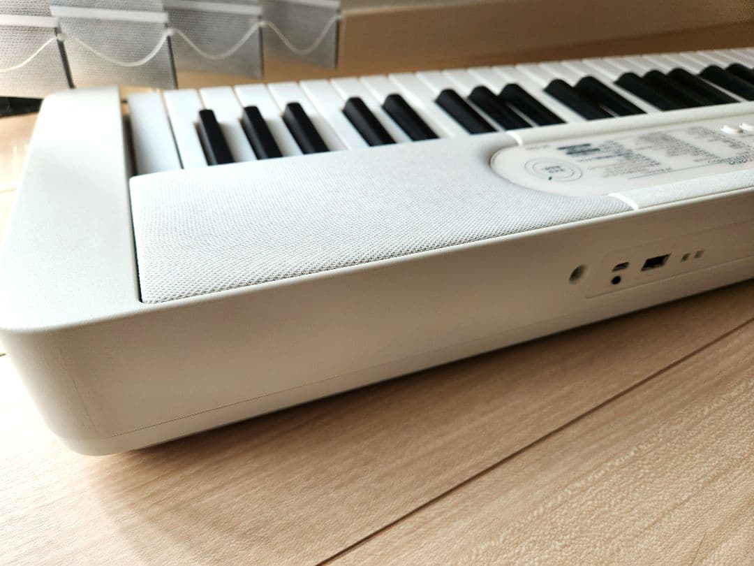 美品　CASIO LK-520 電子キーボード HIKARIナビゲーション