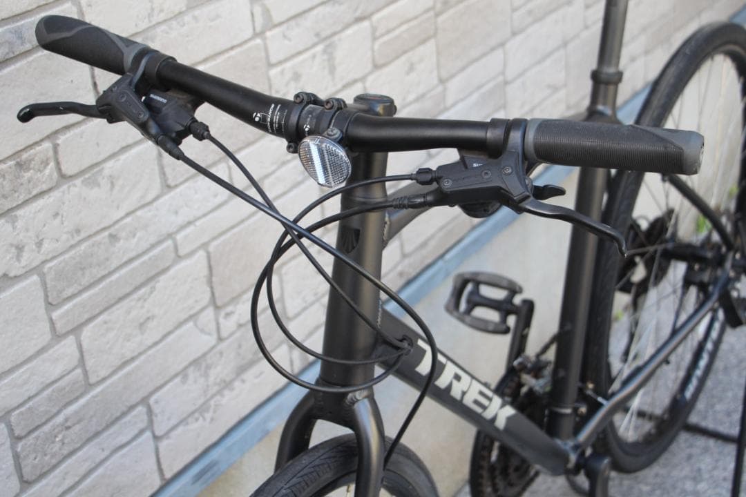 引き取り限定♪TREK♪FX2♪油圧式ディスクブレーキ♪軽量クロスバイク♪