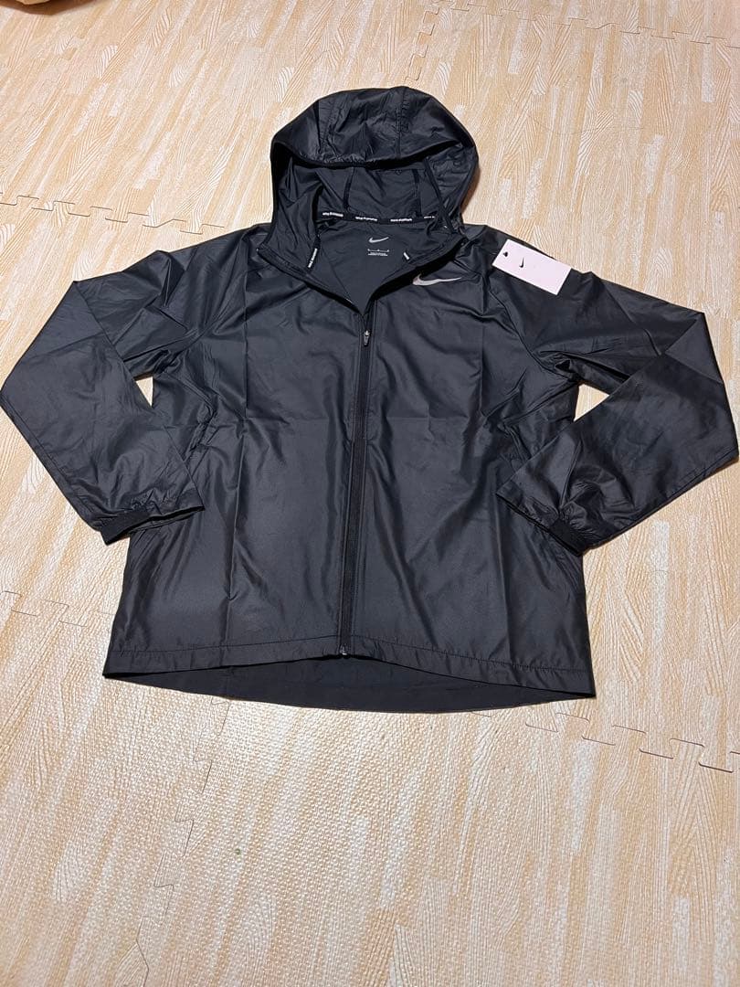 M☆新品☆ ナイキ　エッセンシャル フーデッド 軽量薄手ランニングジャケット