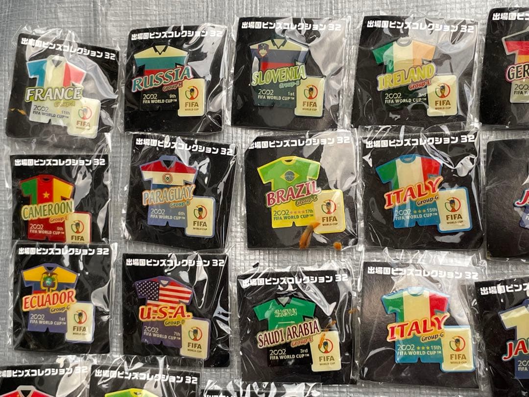 FIFA ワールドカップ2002 ピンズコレクション 69個　未使用保管品