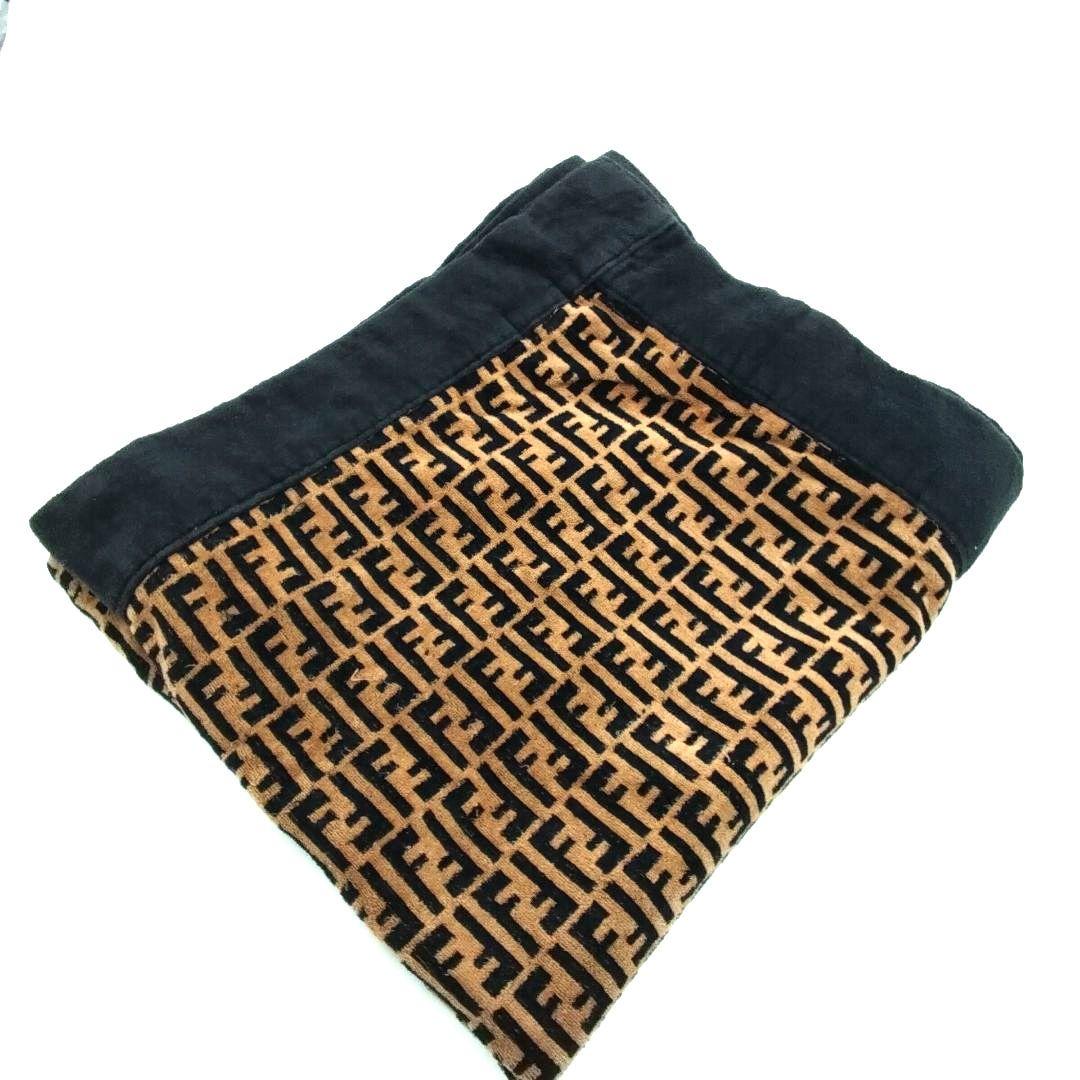 FENDI フェンディ ブランケット ひざ掛け 綿毛布 ズッカ柄