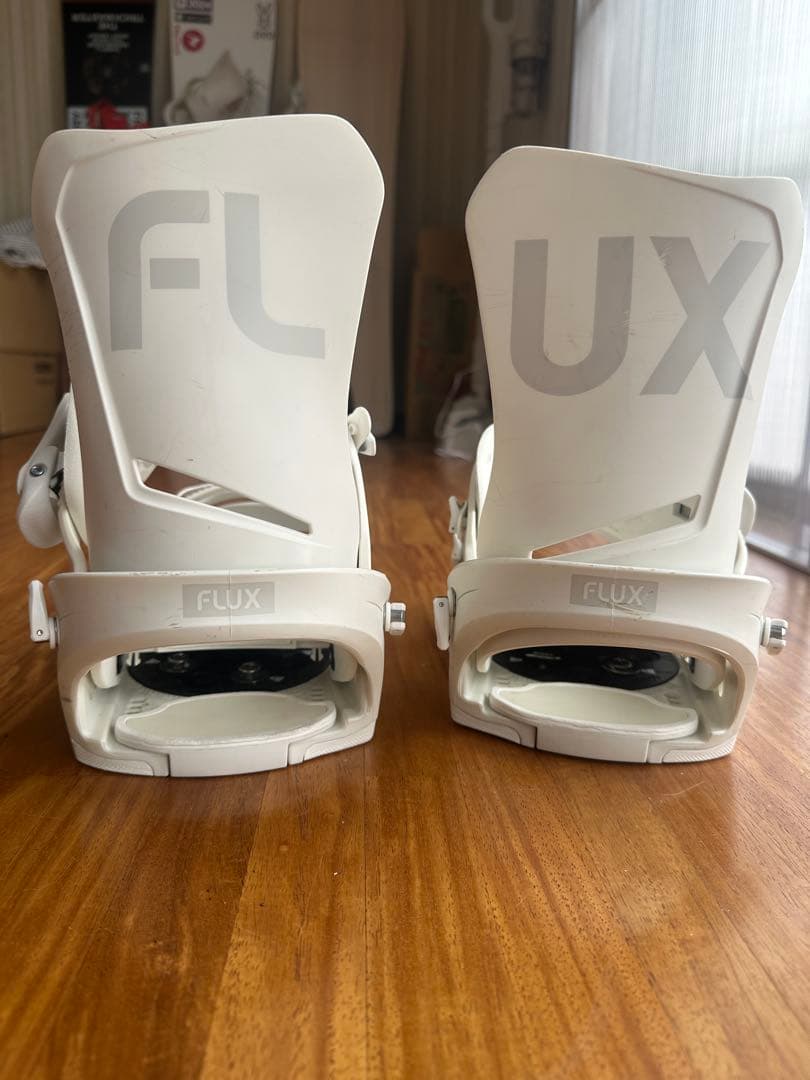 FLUX DS ホワイト スノーボードビンディング Sサイズ