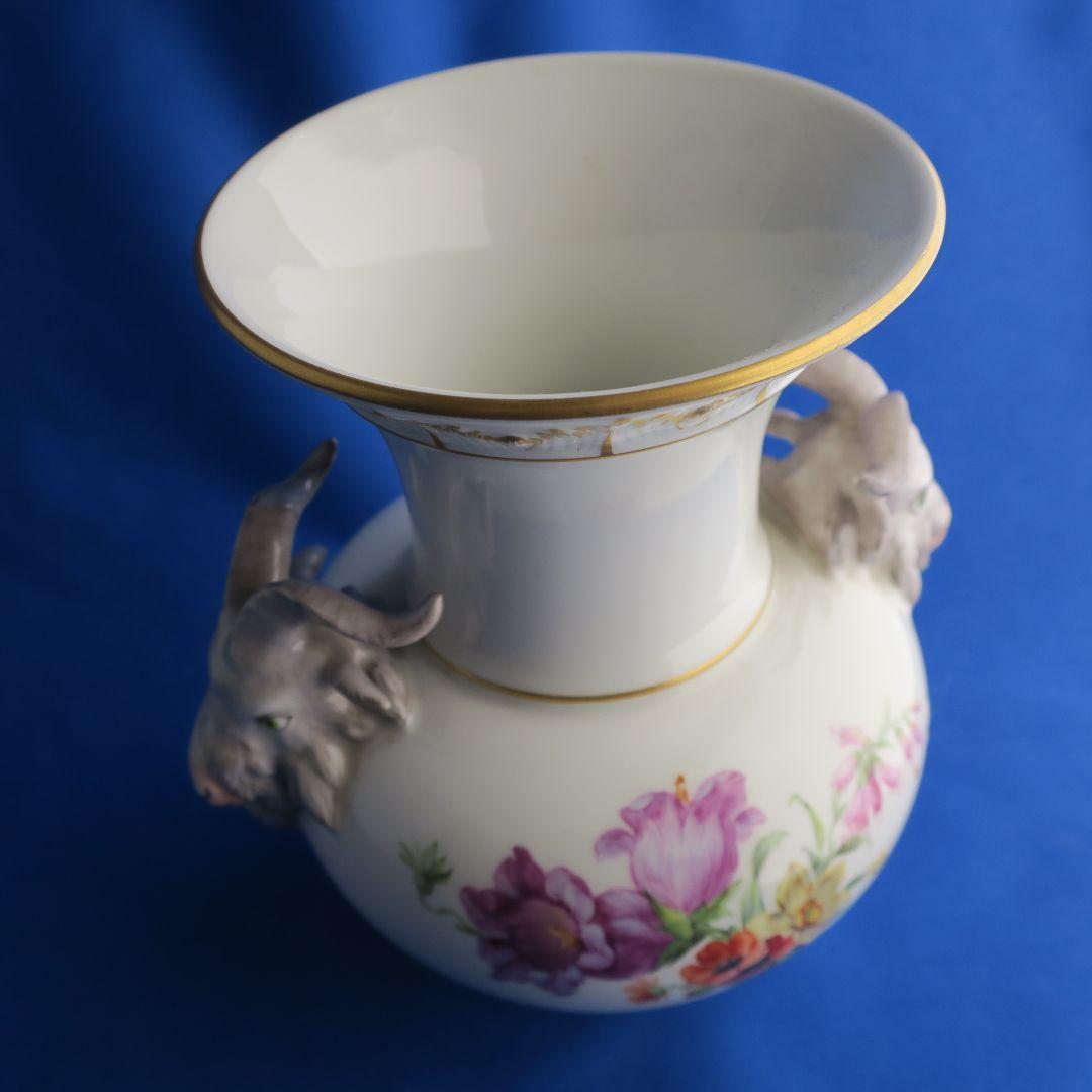 【KPMベルリン】気品あふれるフォルムの花瓶（17cm）