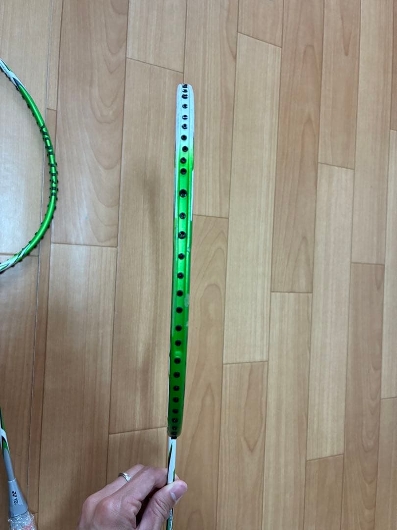 バドミントンラケット　VOLTRIC 30 2本セット