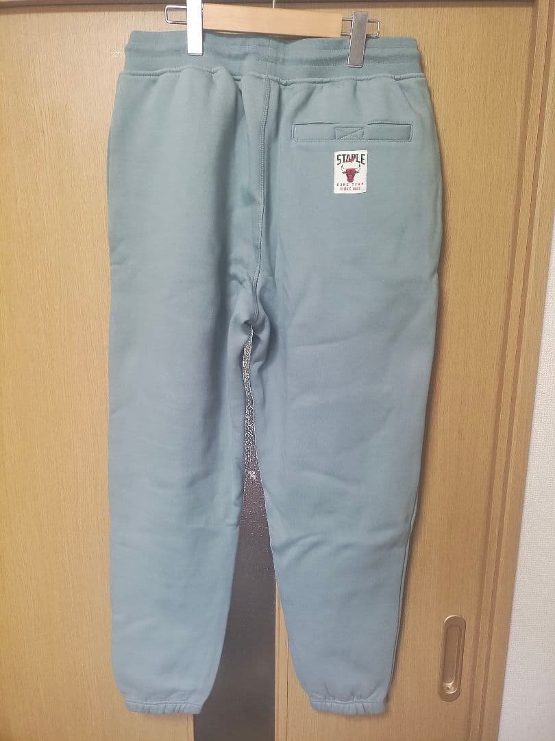 NBA STAPLE　シカゴブルズ スウェットパンツ Lサイズ　ミント