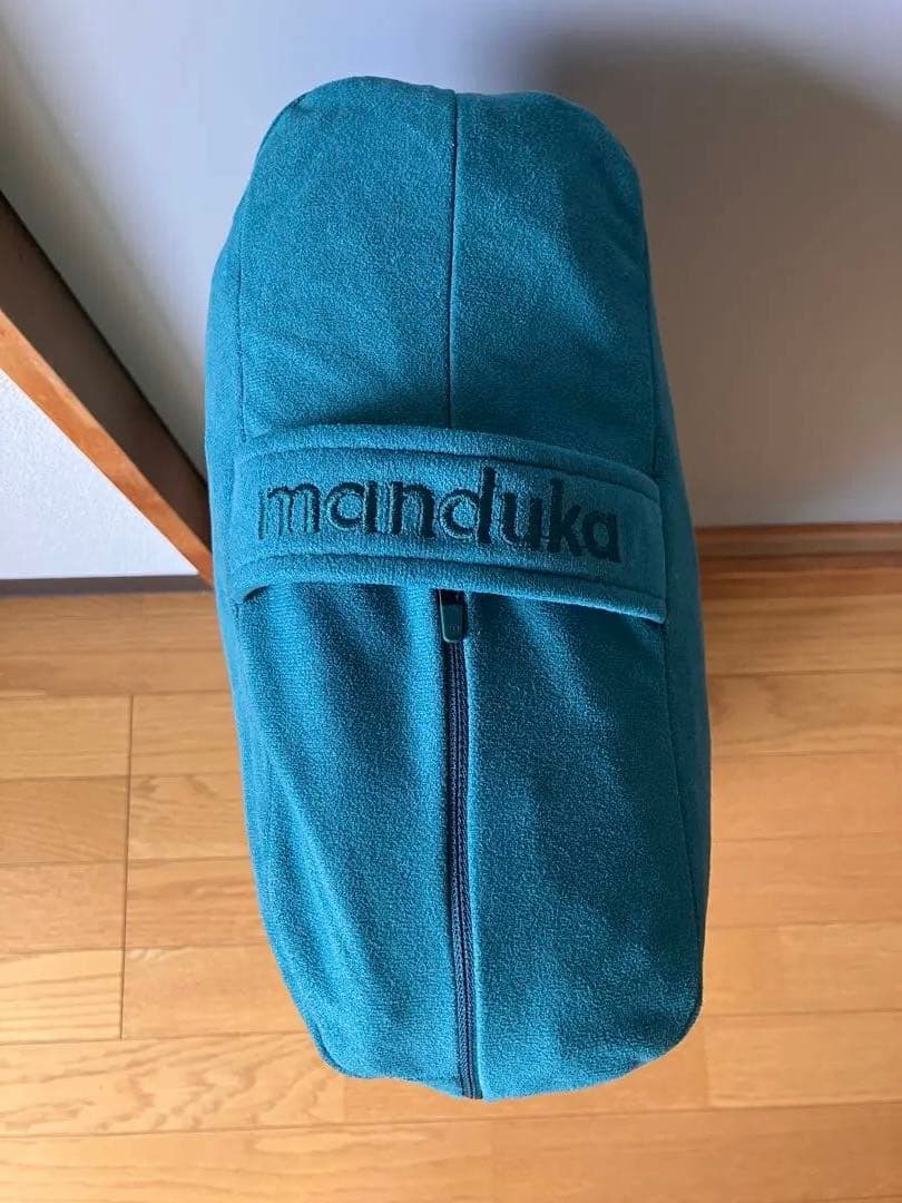 manduka マンドゥカ　ヨガボルスター　ブルーグリーン