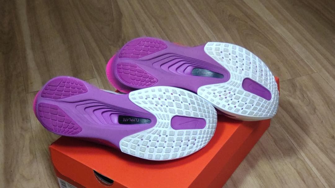 NIKE ナイキ ズームフライ6　【27cm】