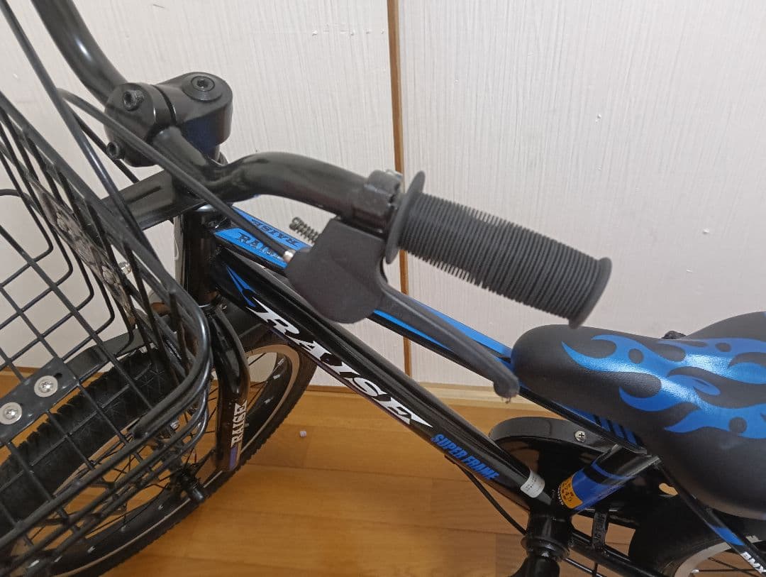子供用自転車 青色 前カゴ付き　補助輪有り 18インチ