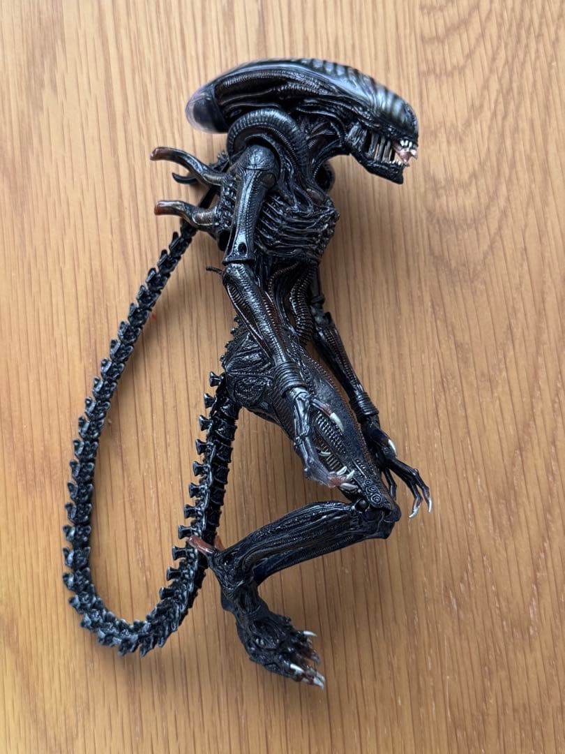 エイリアン:ロムルス/ スコーチド ゼノモーフ フィギュア NECA ネカ