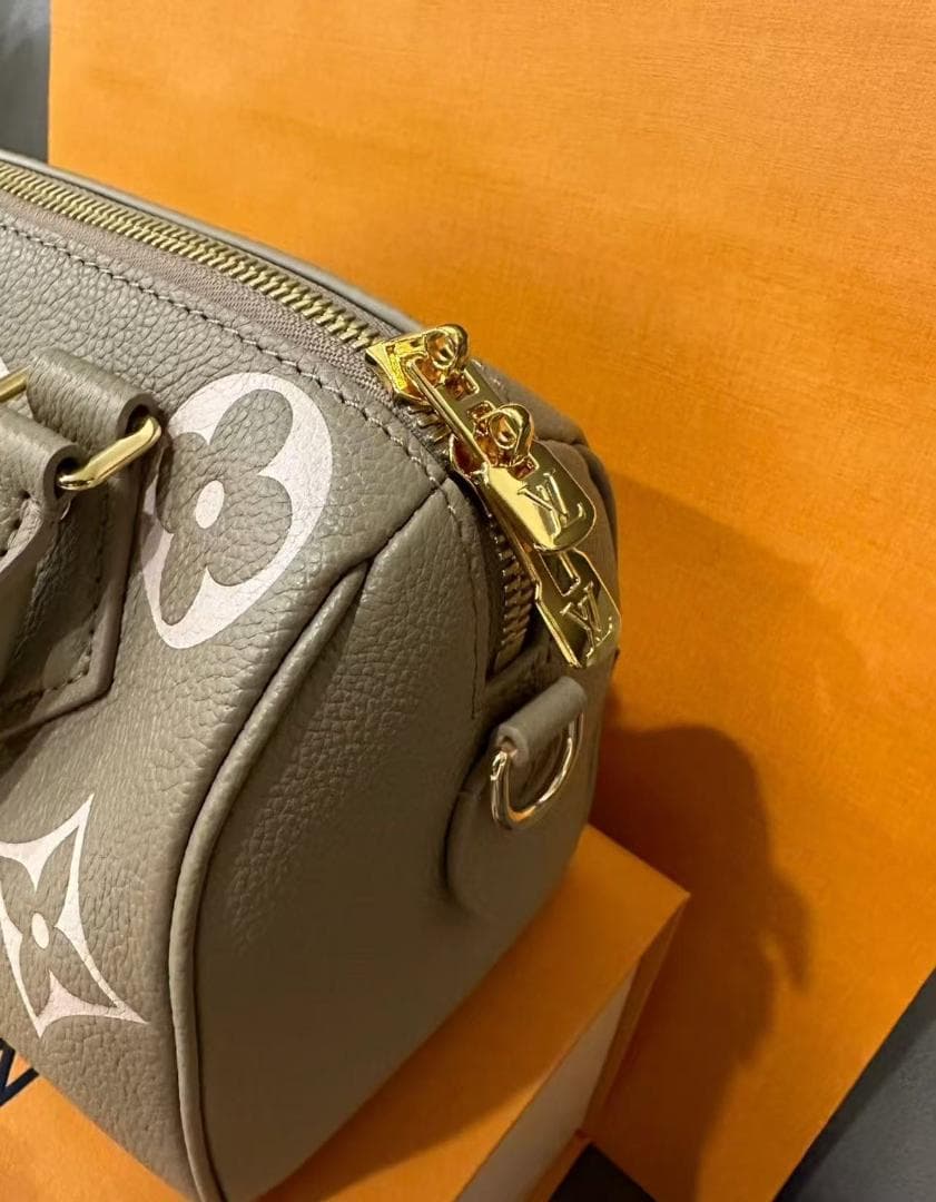 LOUIS★ VUITTON ✨ 状態良好グレー モノグラム バッグ