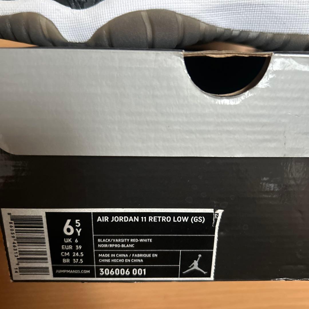 Nike air Jordan11 low ブラック/レッド