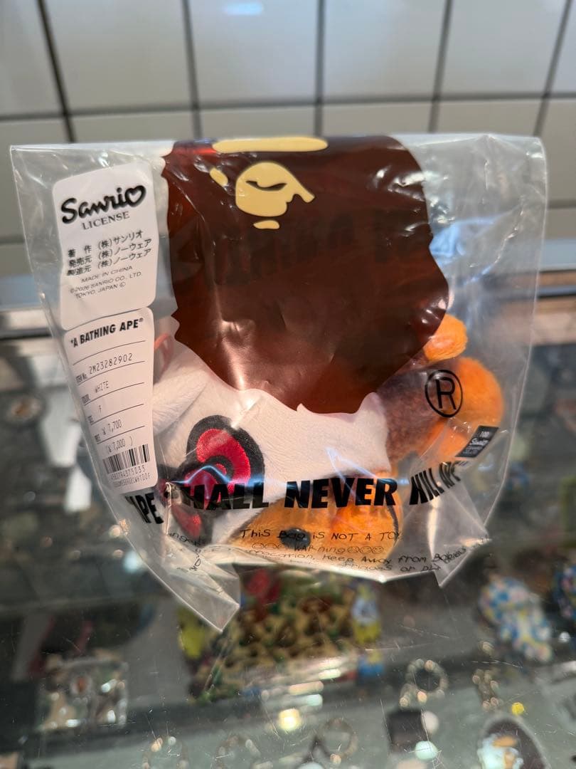 BAPE KITTY PLUSH DOLL サンリオ　マスコット キティ ape