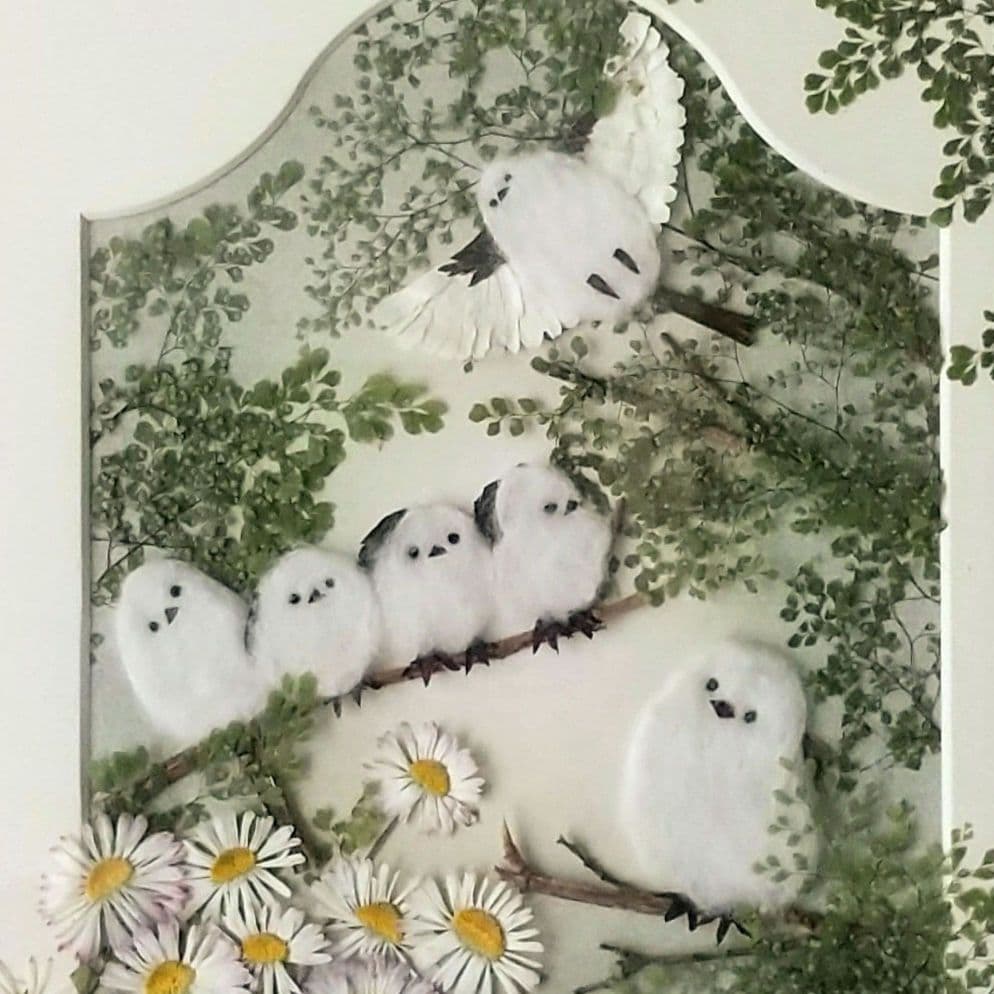押し花アート〜シマちゃん〜押し花額　絵画　額装　アート　風景画　シマエナガ　花