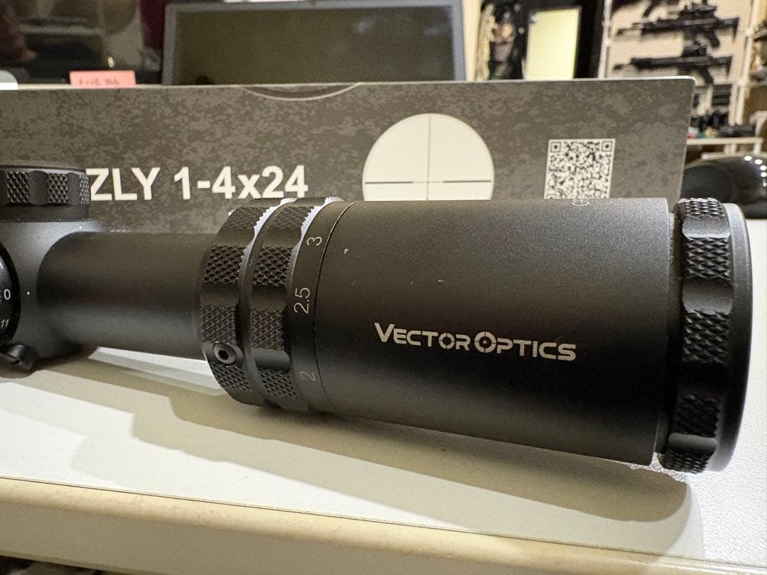 VECTOR OPTICS GRIZZLY 1-4x24 ライフルスコープ