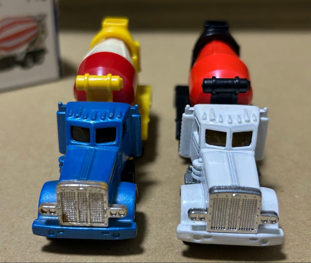 日本製 トミカ アメリカン ミキサー車