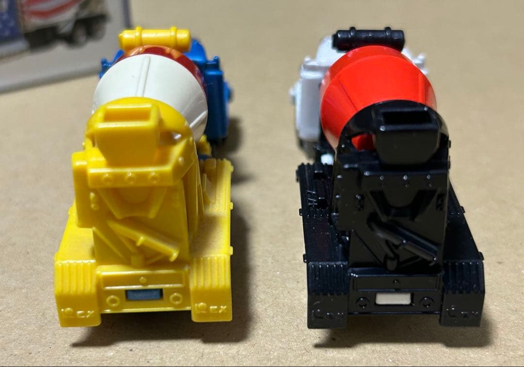 日本製 トミカ アメリカン ミキサー車