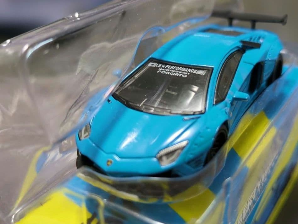 ミニカー LBWorksLamborghini Aventador Light Blue