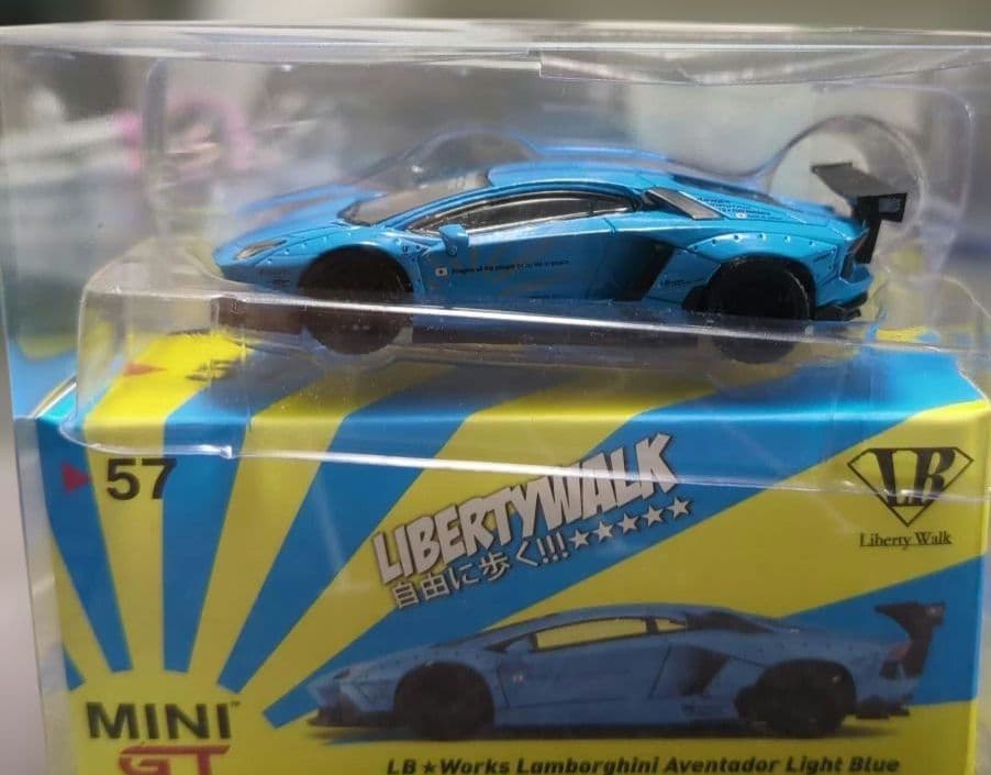 ミニカー LBWorksLamborghini Aventador Light Blue