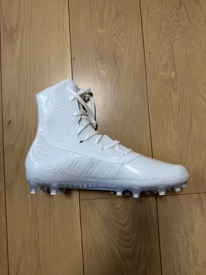 Under Armour ホワイト スパイク ハイカット