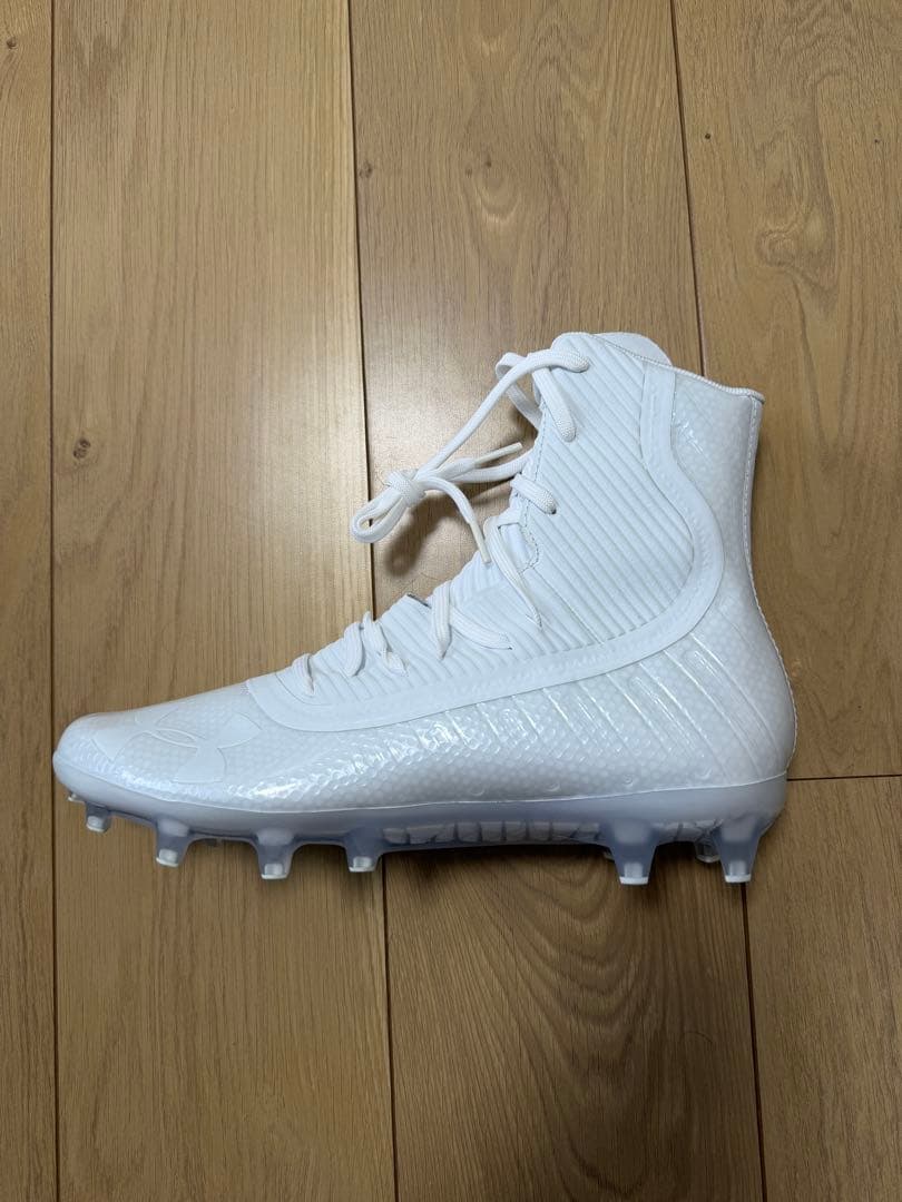 Under Armour ホワイト スパイク ハイカット
