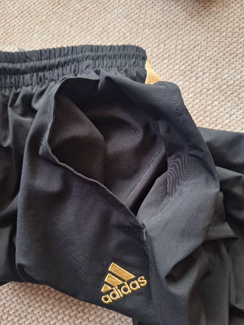 adidas リバプール プレゼンテーションスーツ 上下セット