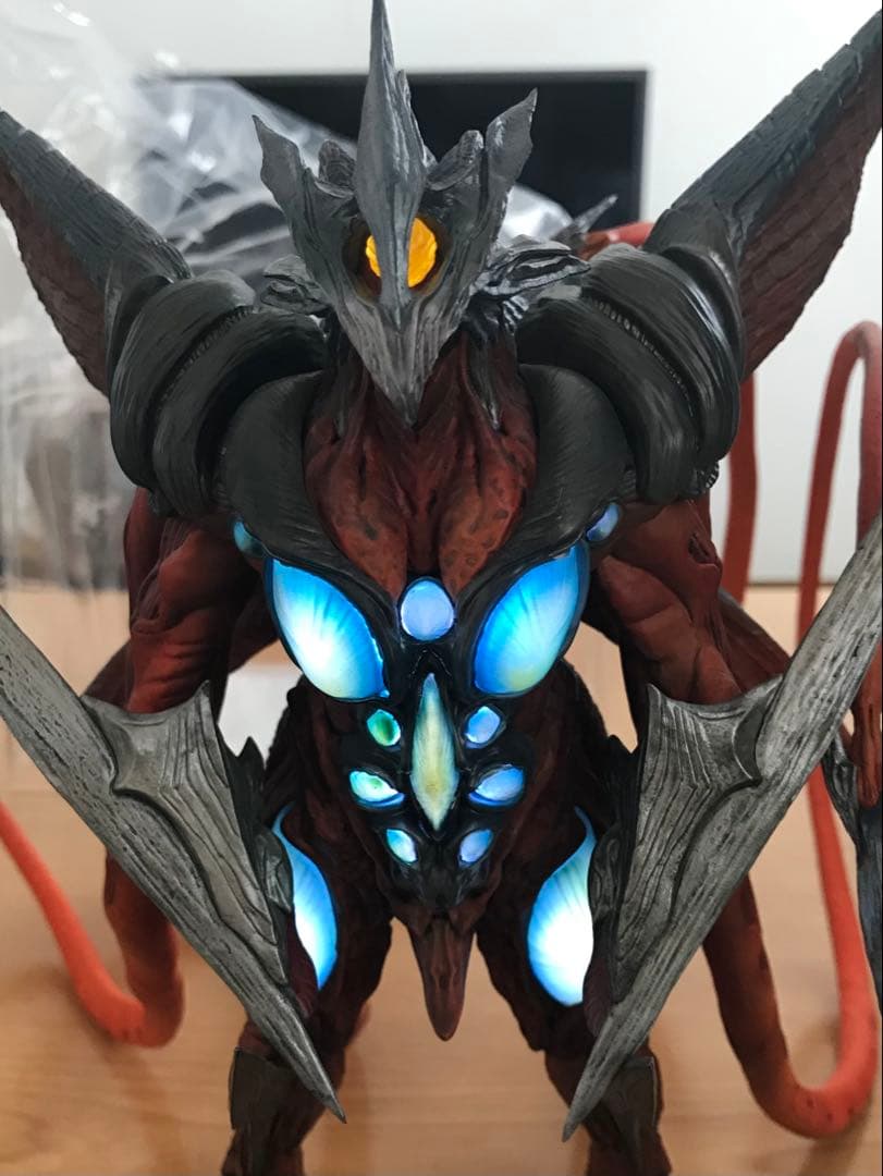 イリス フィギュア 限定版 大怪獣シリーズ
