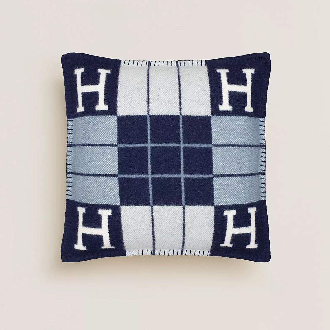 HERMES エルメス アヴァロンIII クッション ネイビー