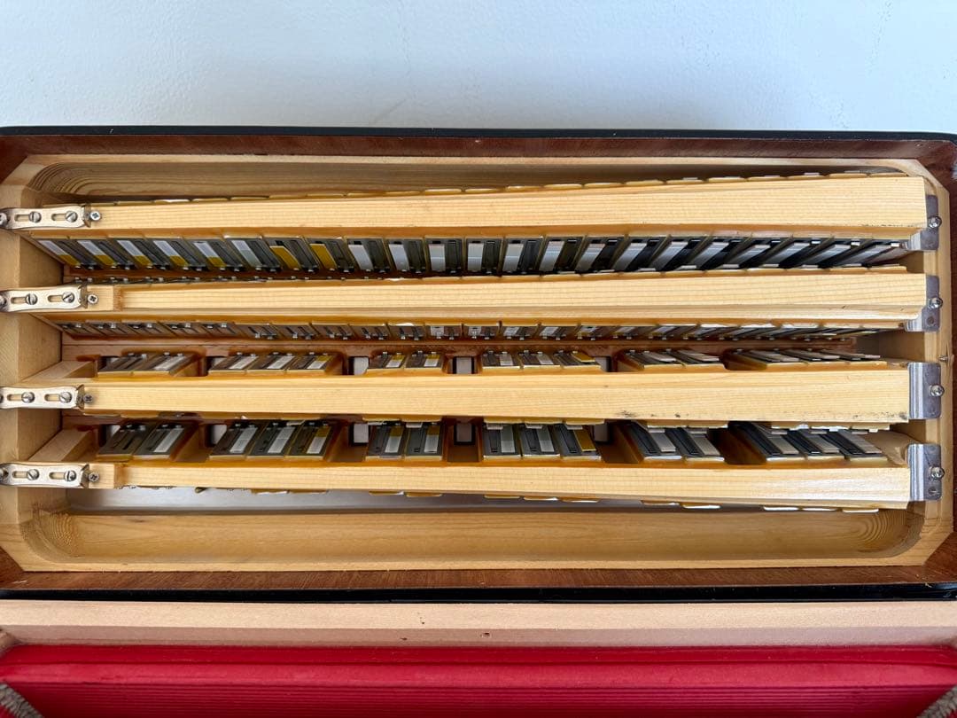 VICTORIA アコーディオン Super 37鍵96ベース HMML