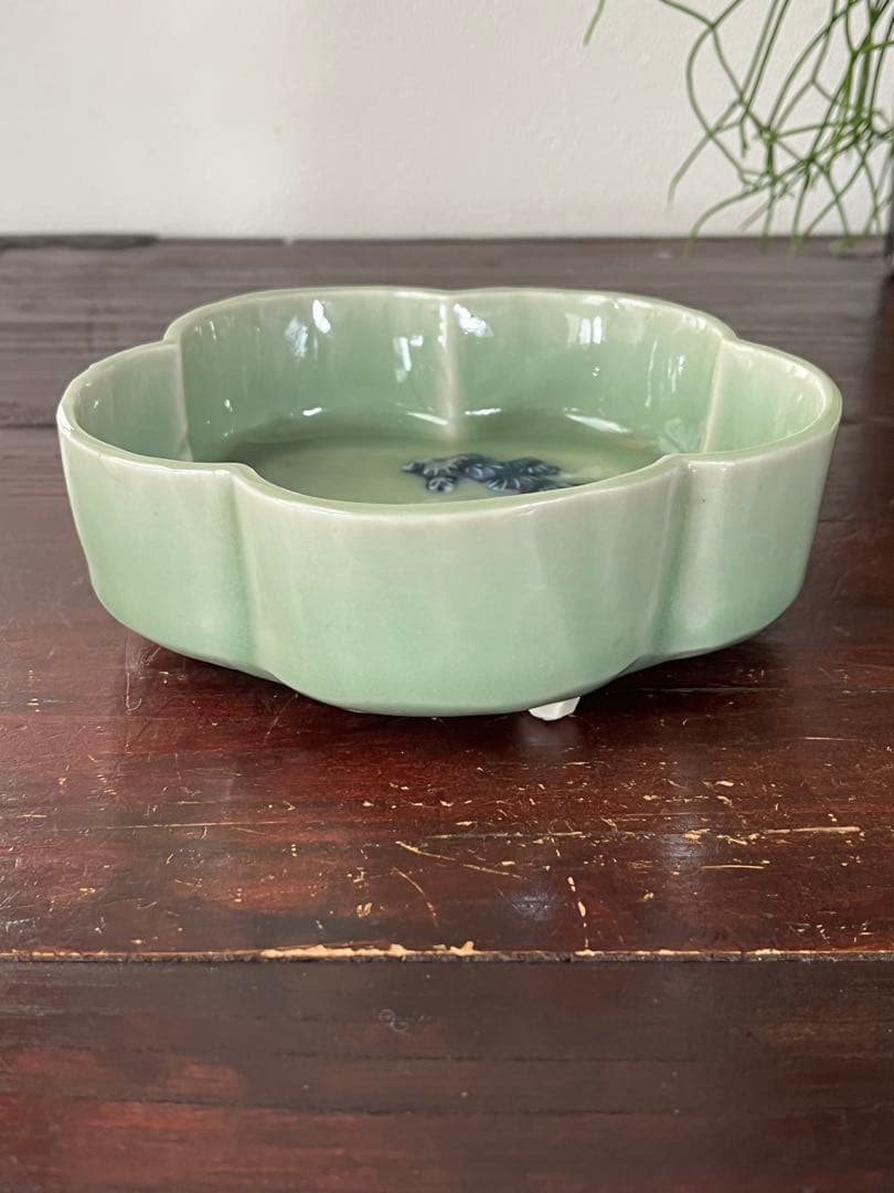 希少注文品　清朝期新渡　青磁足付輪花鉢　金魚双魚水草　中国古玩　変形菓子鉢　青豆