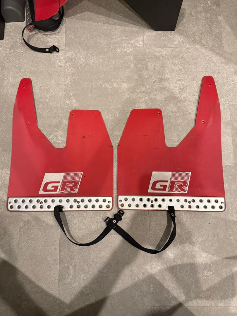 ハイラックス GR マッドガード