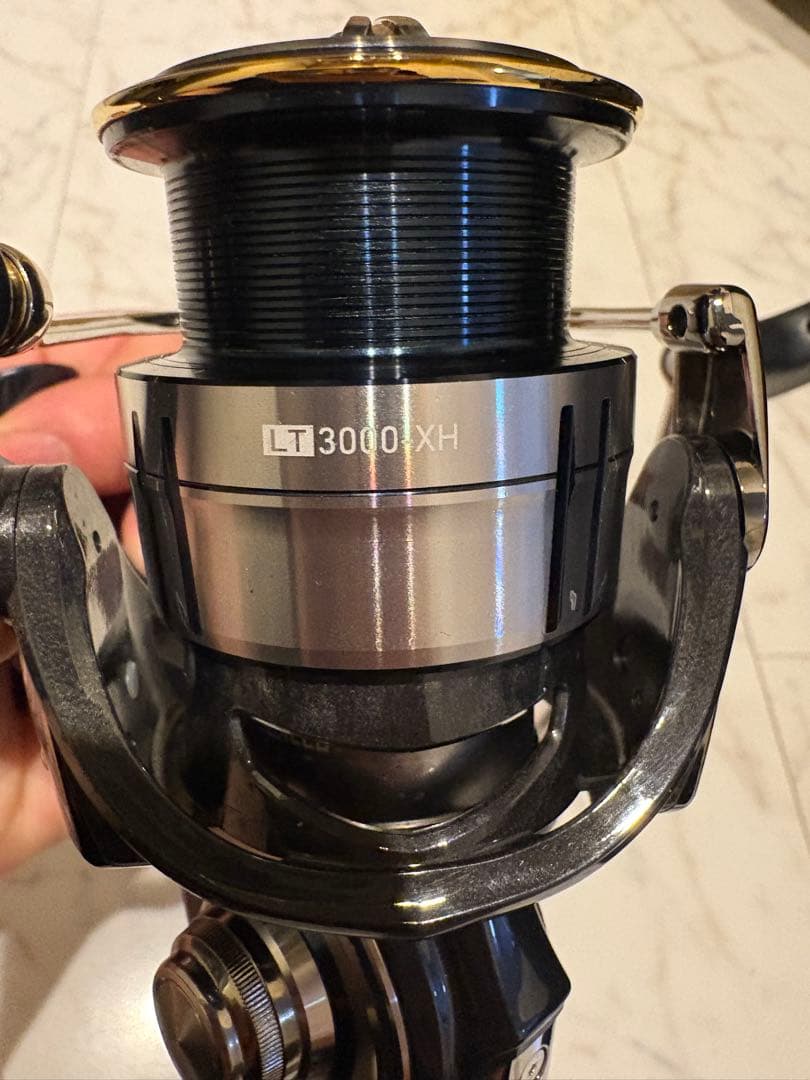 ダイワ LT3000XH スピニングリール 収納袋付き