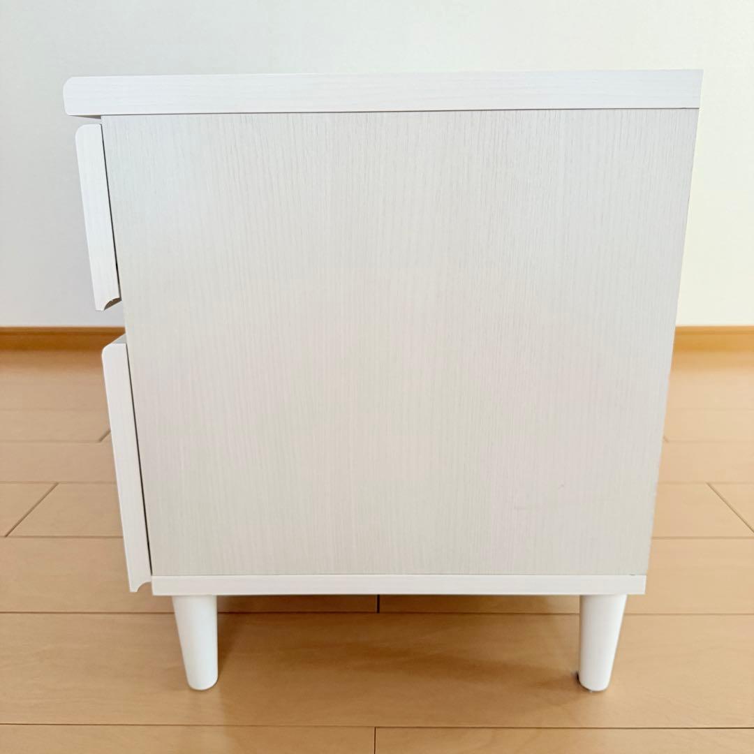 テレビ台　ホワイト