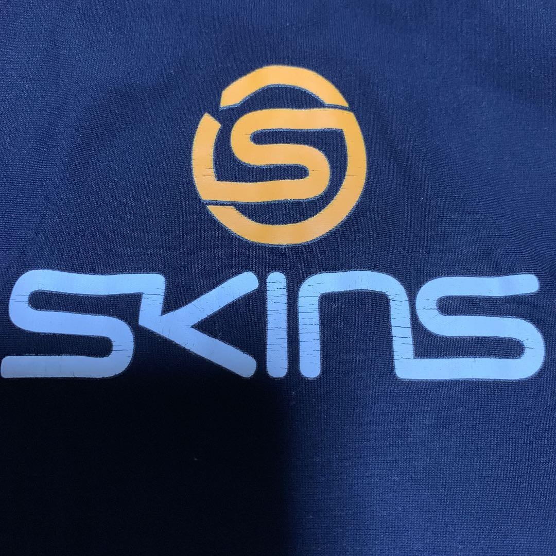 skins 長袖　アンダーウェア
