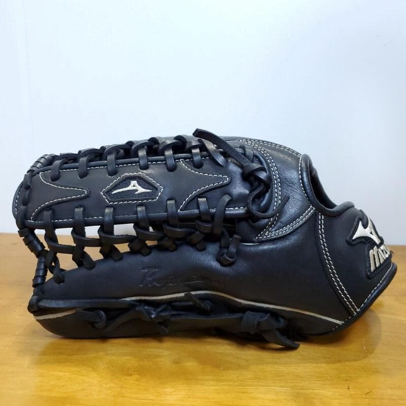 ミズノ イチローモデル プラチナラベル 左投げ用 児童用 外野用 軟式グローブ