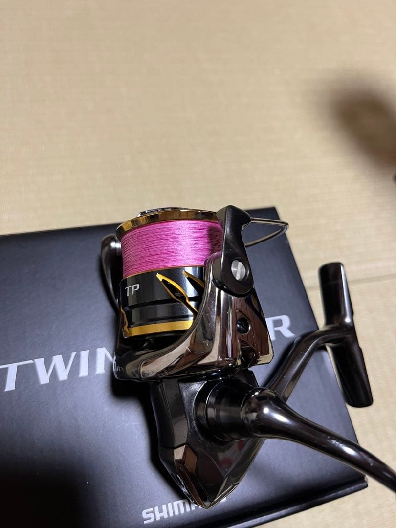 SHIMANO 20 TWIN POWER C2000S スピニングリール