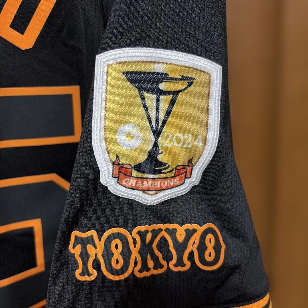 岡本選手 3rdユニフォーム　チャンピオンエンブレム