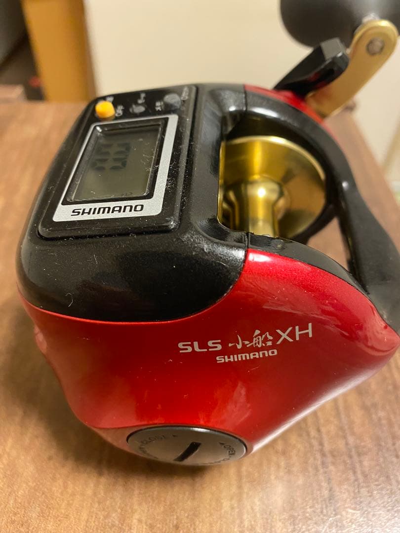 値下げ美品SHIMANO SLS小舟XH 両軸リール 2000XH デジタル表示