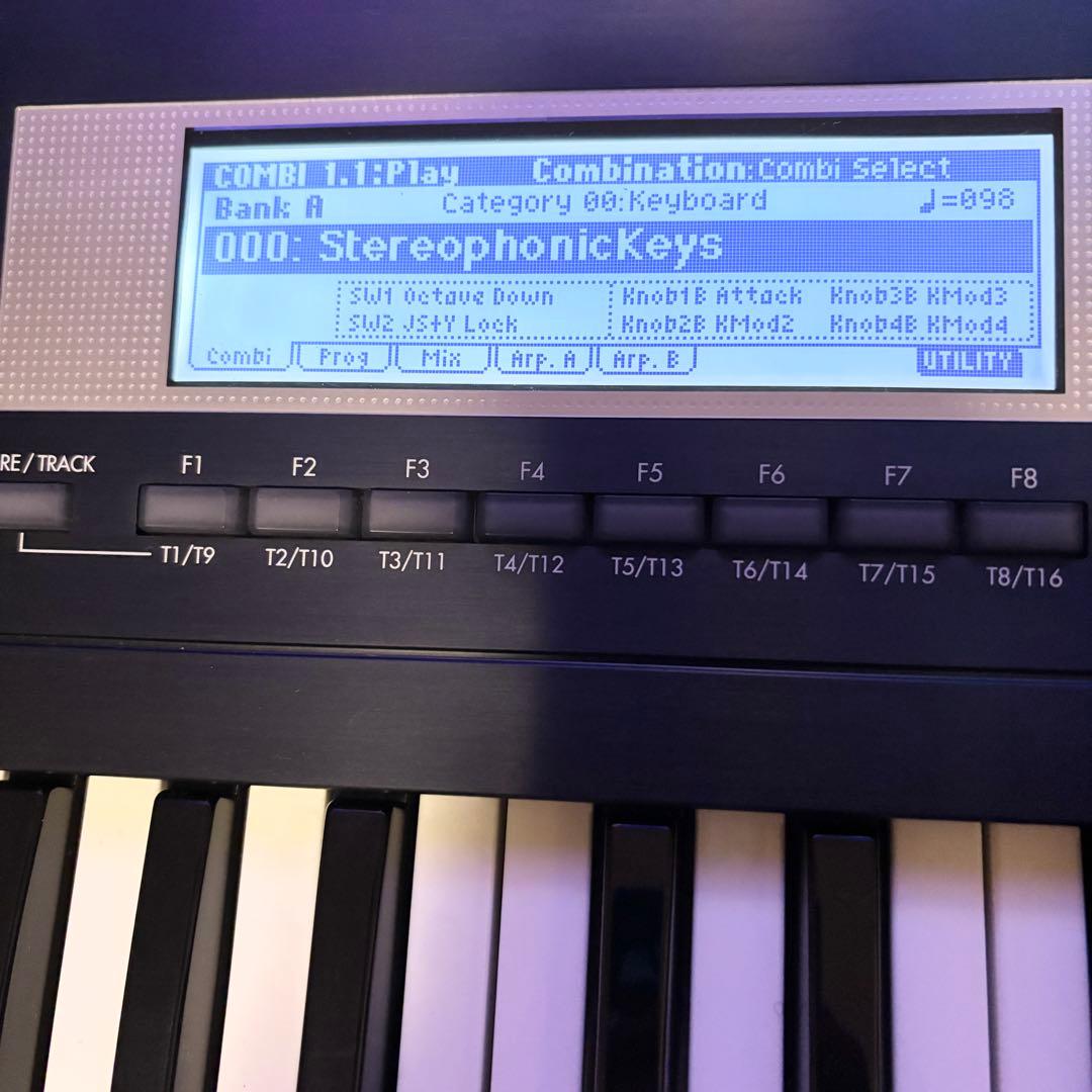 名機 KORG コルグ TR61 シンセサイザー 61鍵 付属品多数 動作確認済