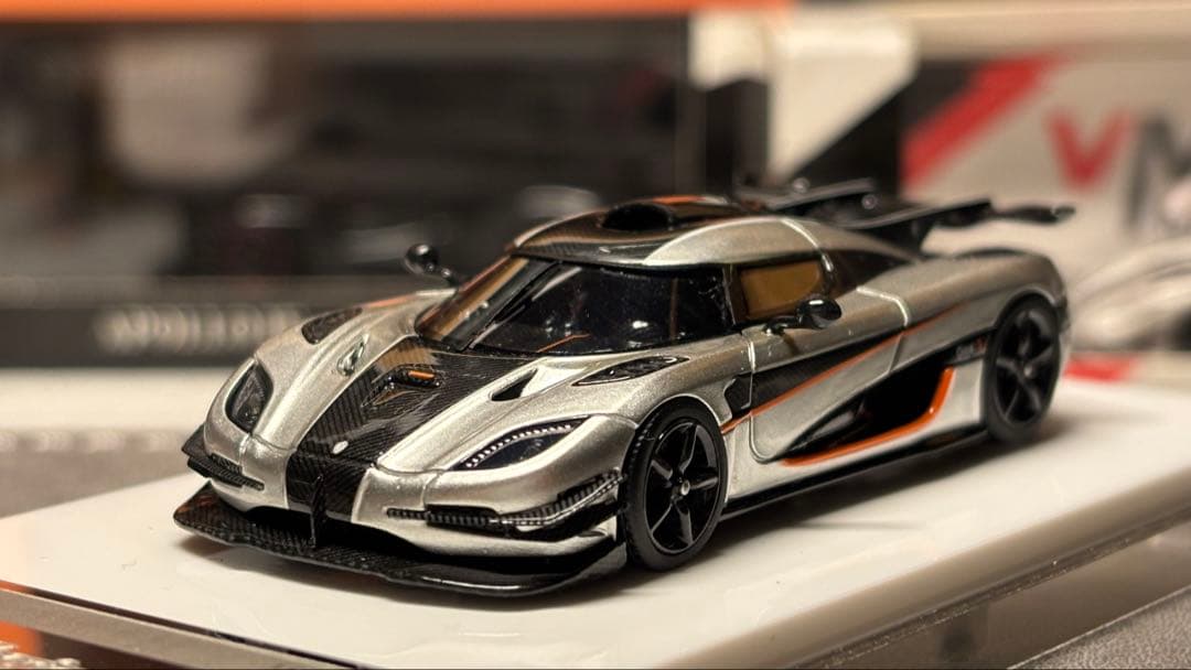 世界限定999台 vmb 1/64 ケーニグセグ one:1 シルバー