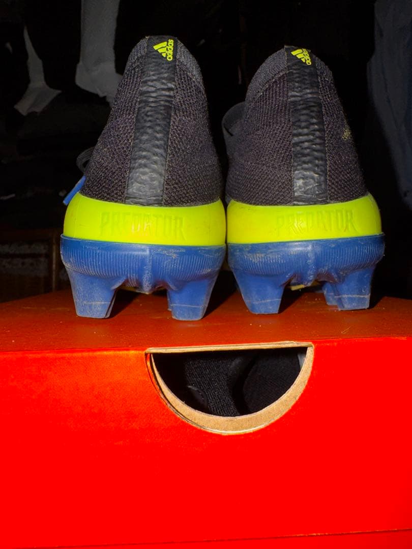adidas Predator サッカーシューズ スパイク