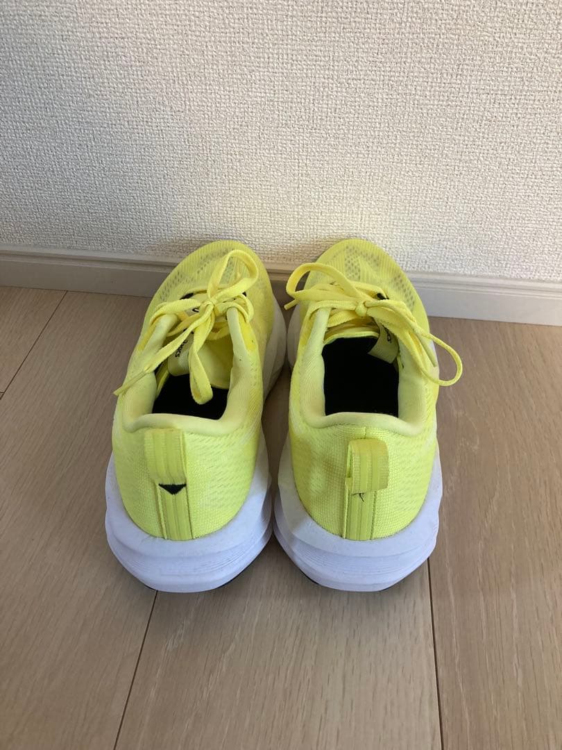 アシックス　イエローランニングシューズ　ノヴァブラスト5 25.0cm