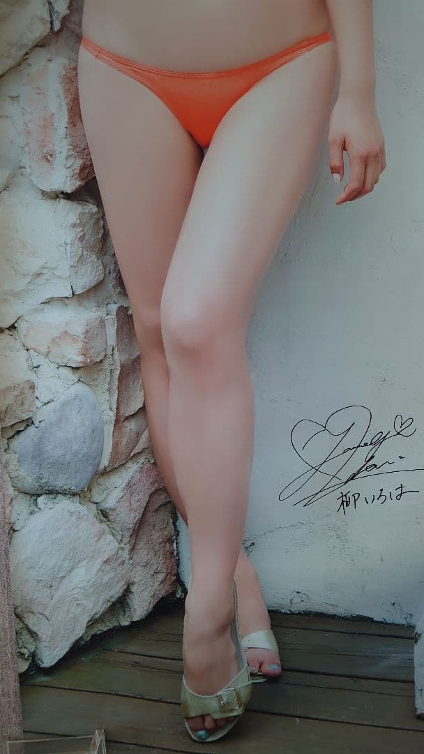 柳いろは 　等身大ポスター②