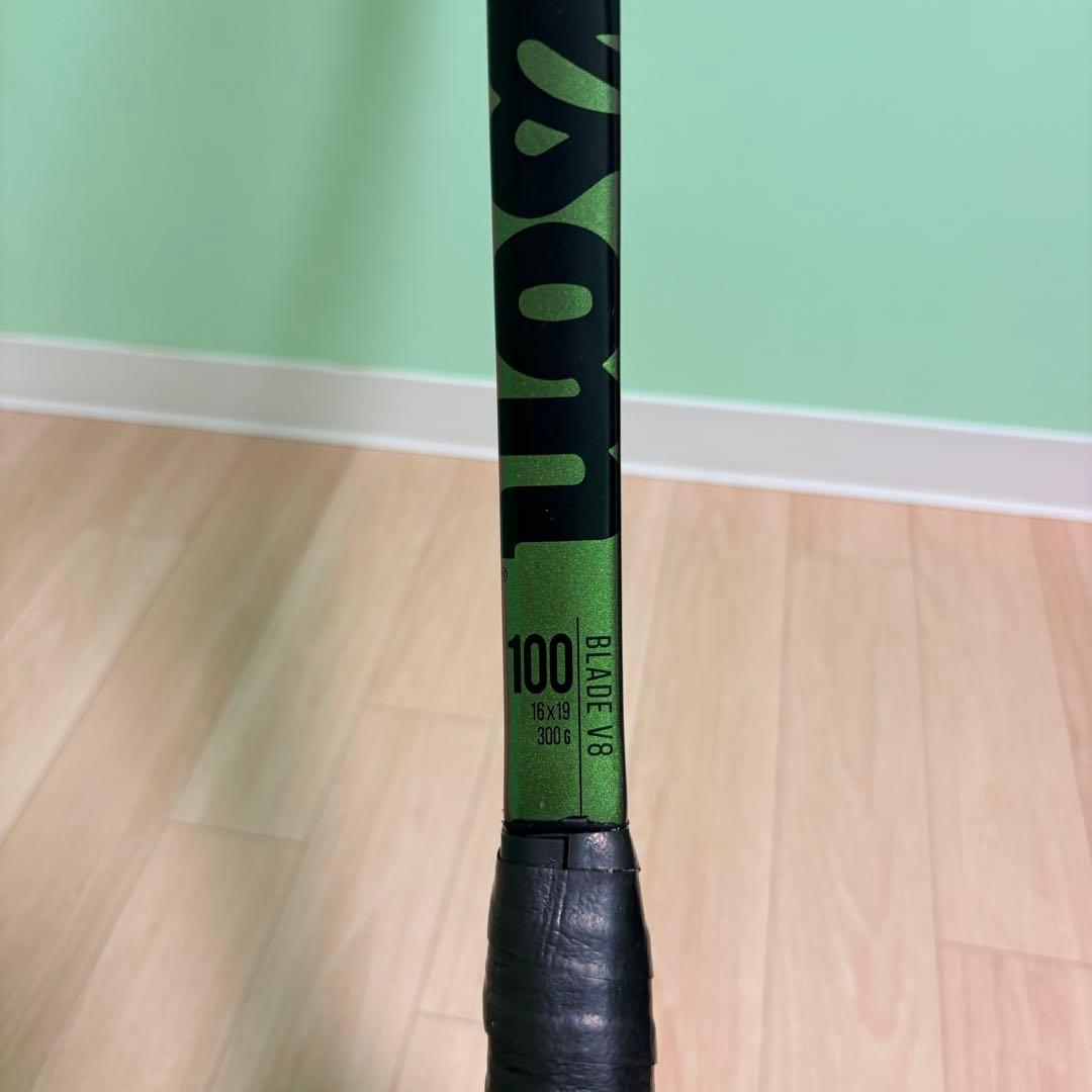 テニスラケット BLADE 黒/緑 Wilson 100 V8