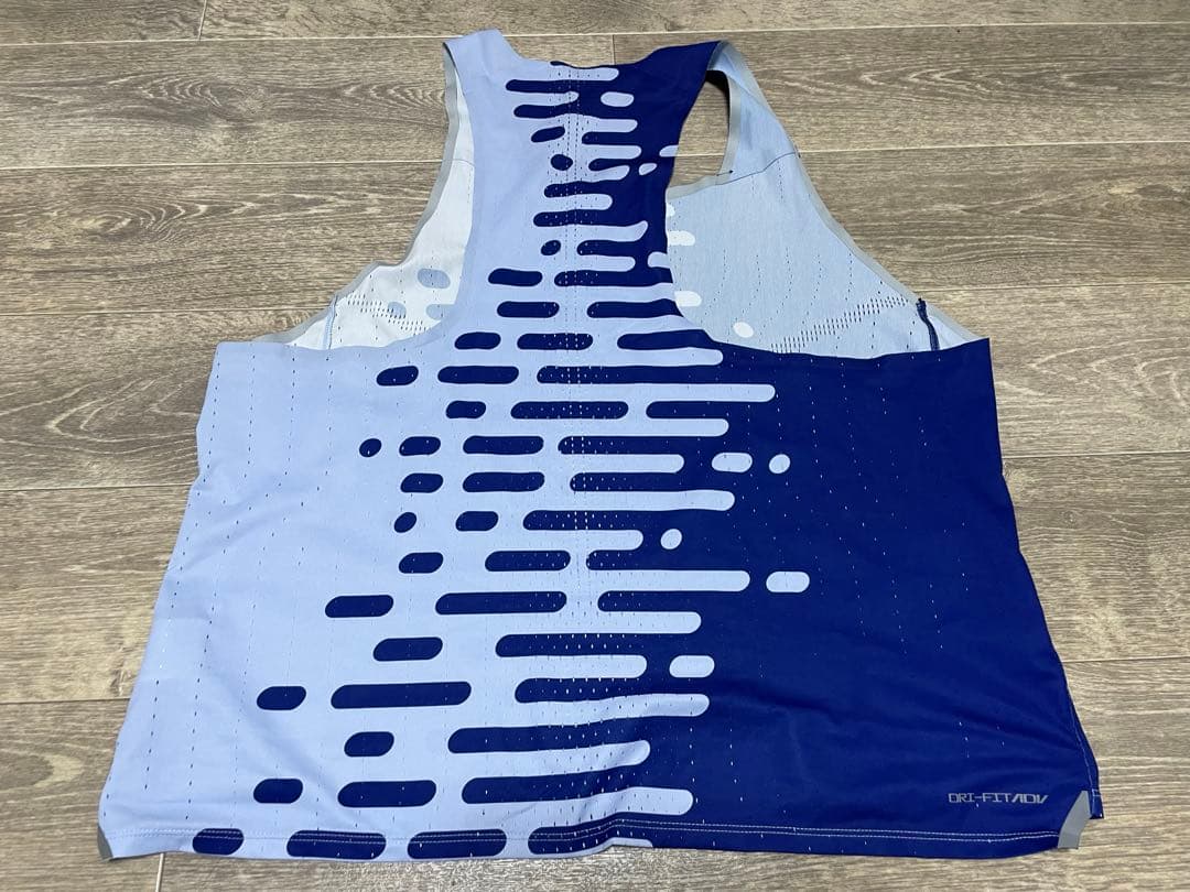 ホトトギスNIKEエアロスイフト　ランニングレーシングシャツシングレット