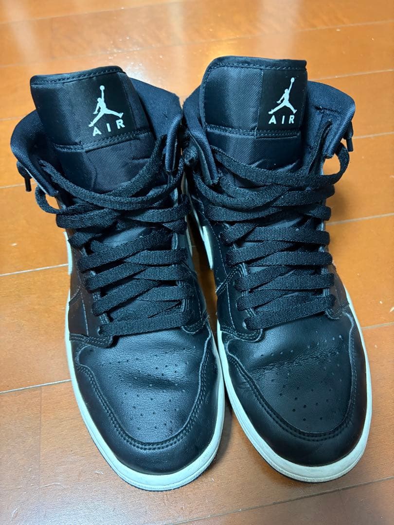エアジョーダン1 ミッドAIR JORDAN1 MID 黒 白 送料込み