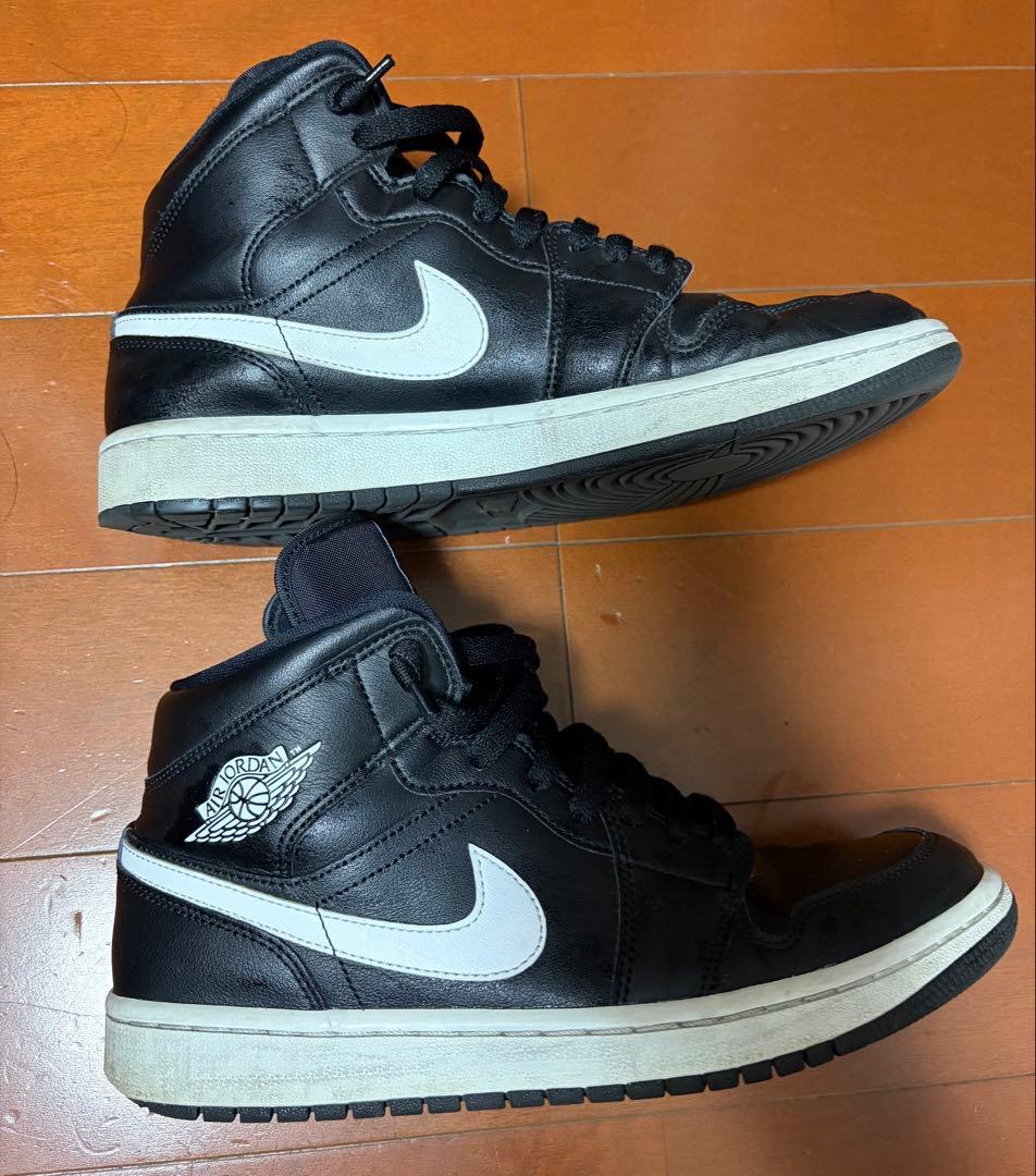 エアジョーダン1 ミッドAIR JORDAN1 MID 黒 白 送料込み