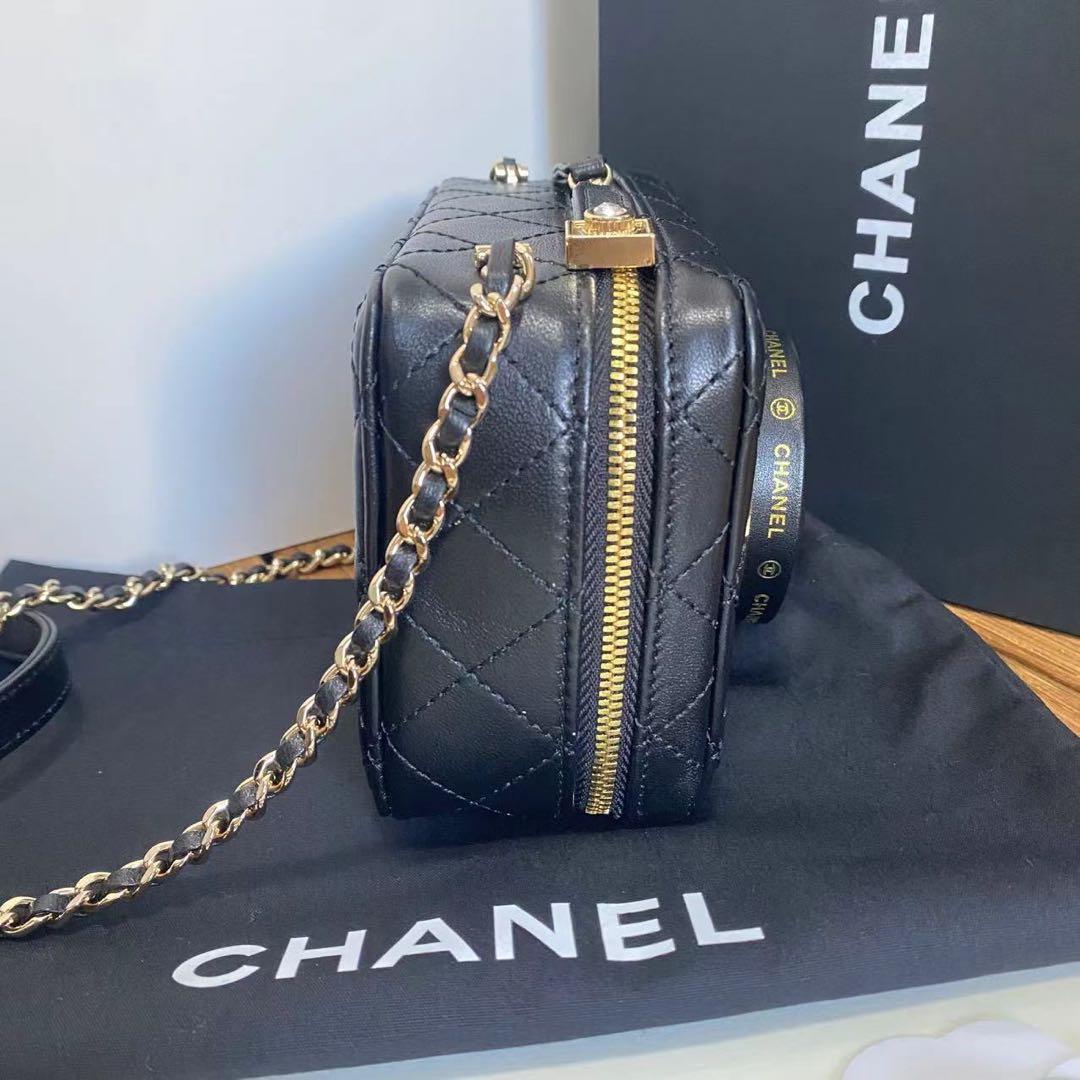 シャネル（ CHANEL ）カメラ型 ショルダーバッグ ハンドバック