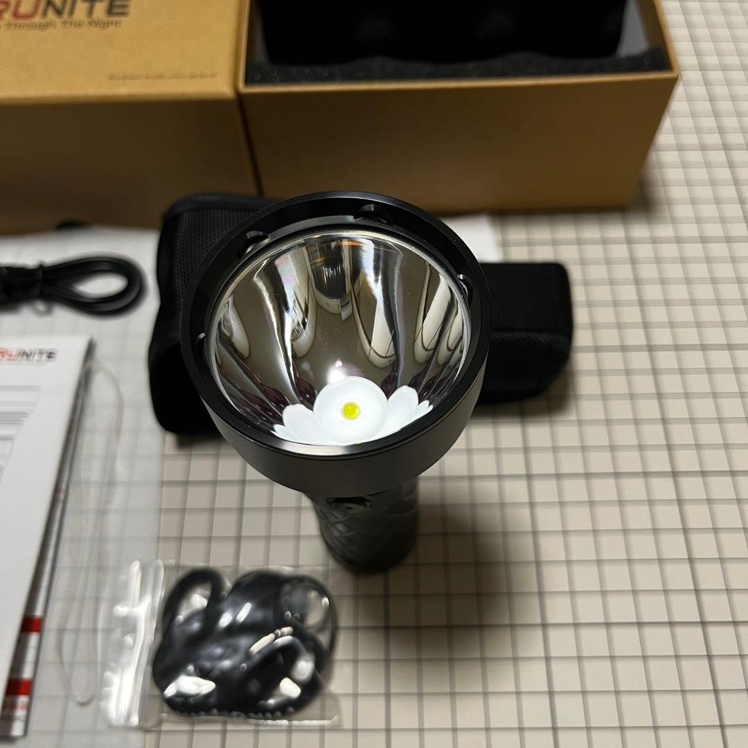 超希少ミリタリーカラー⭐️新品　ThruNite Catapult V6 CW