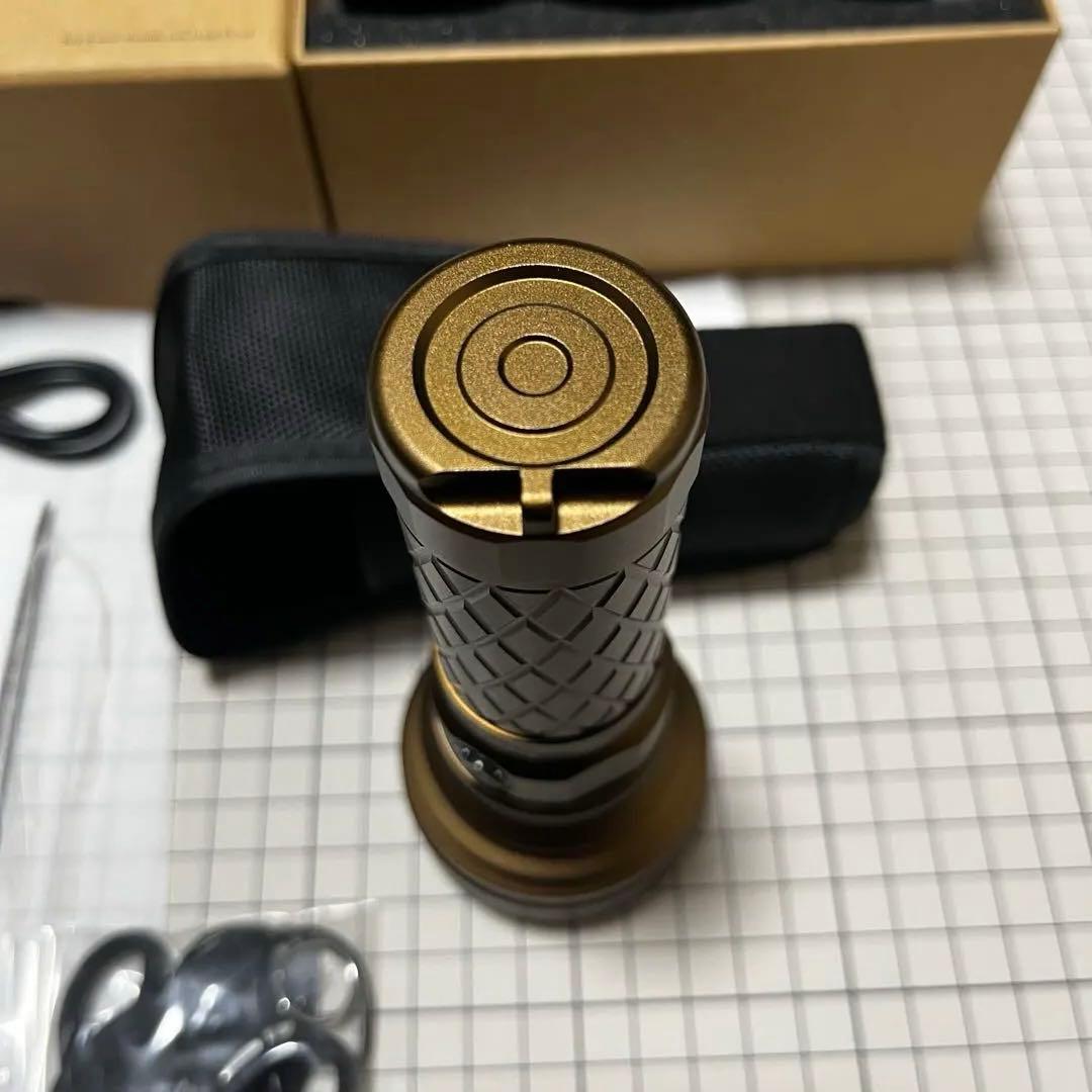 超希少ミリタリーカラー⭐️新品　ThruNite Catapult V6 CW
