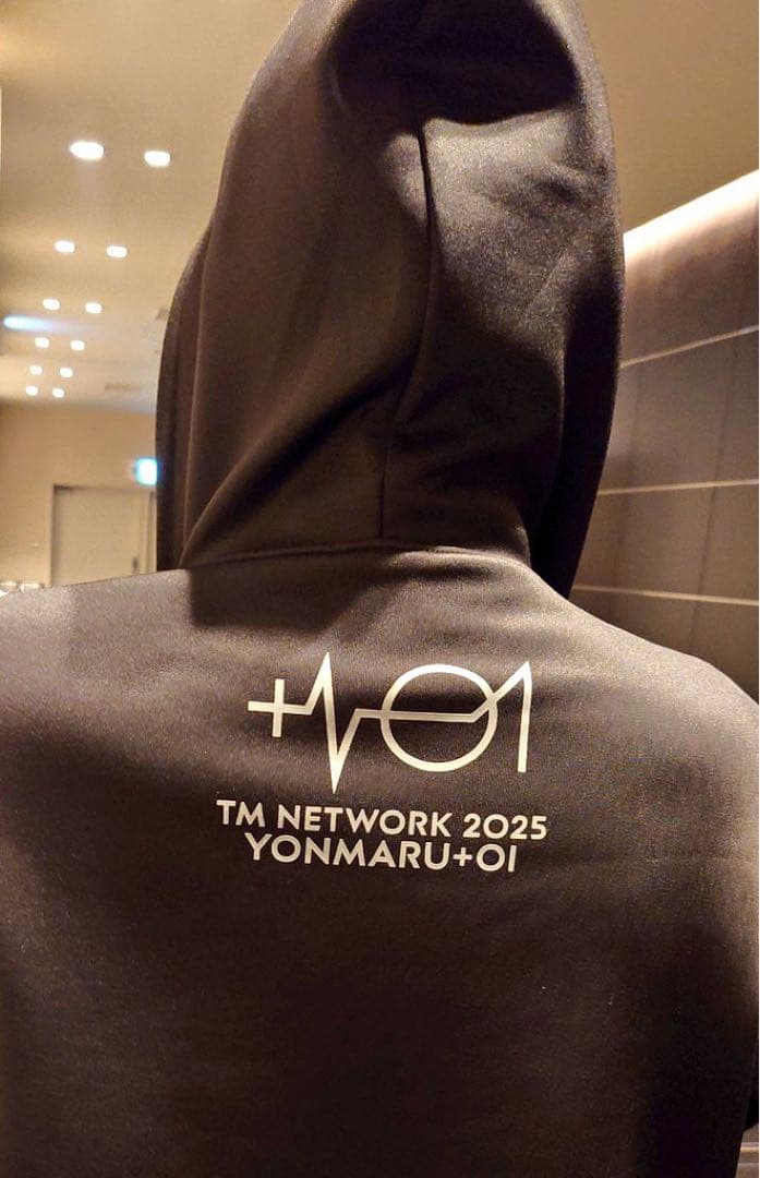 【ほぼ新品】TM NETWORK +01 ジップアップパーカー ブラック　XL